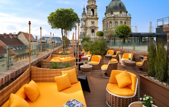 Top Hotels with Rooftop Bars Where Luxury Meets Stunning Views